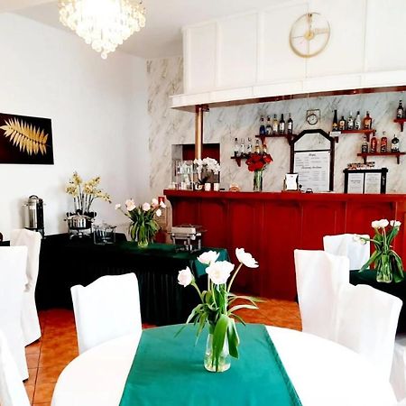 Hotel Bursztyn Kalisz Extérieur photo