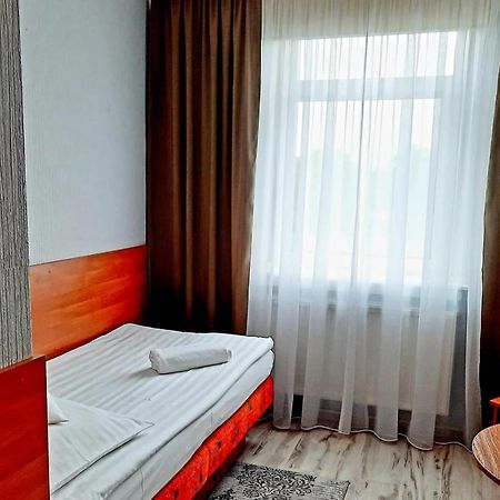 Hotel Bursztyn Kalisz Extérieur photo