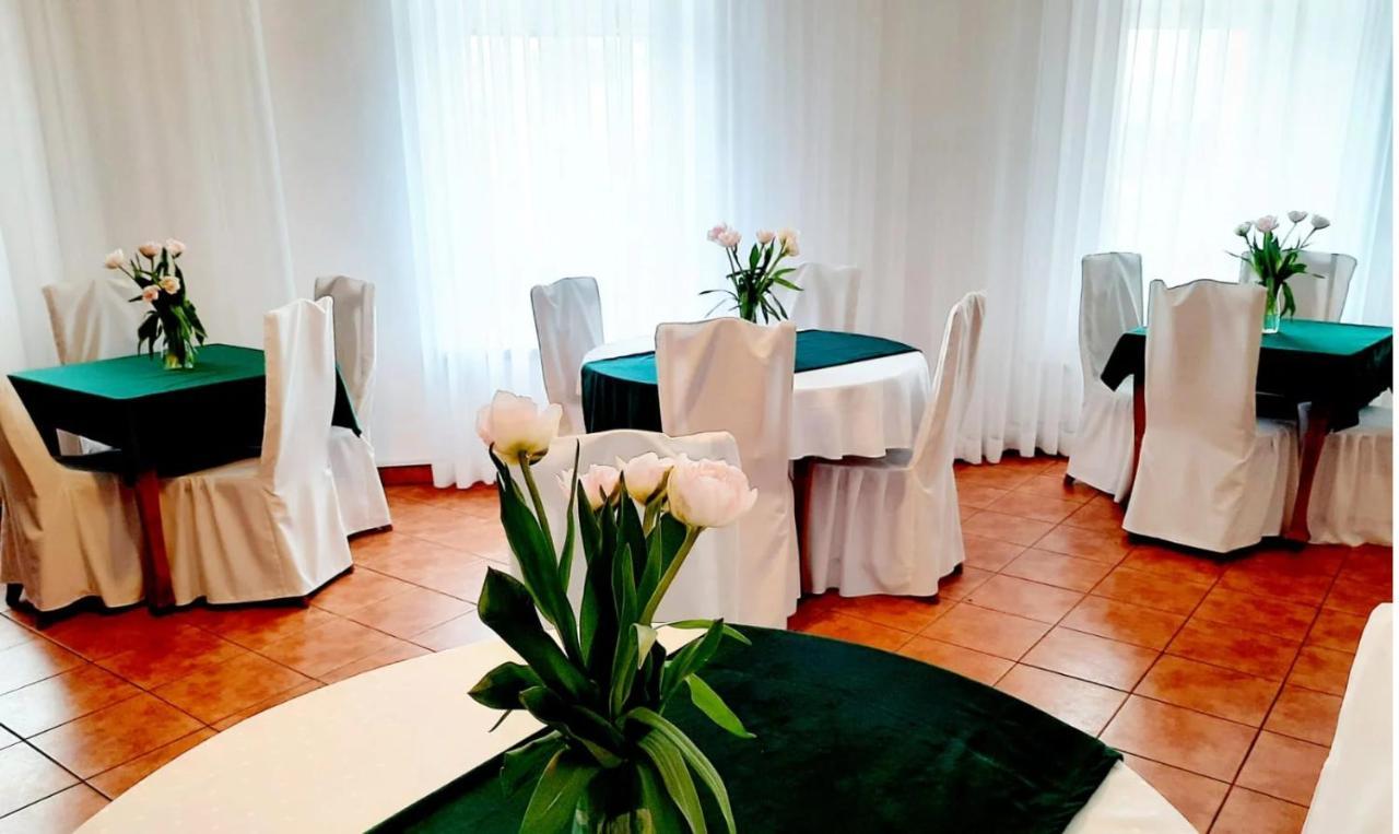 Hotel Bursztyn Kalisz Extérieur photo