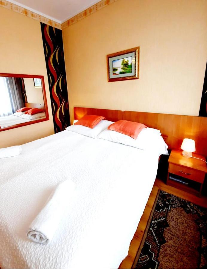 Hotel Bursztyn Kalisz Extérieur photo