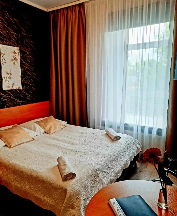 Hotel Bursztyn Kalisz Extérieur photo