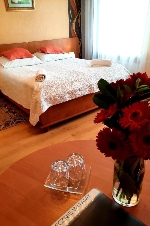 Hotel Bursztyn Kalisz Extérieur photo