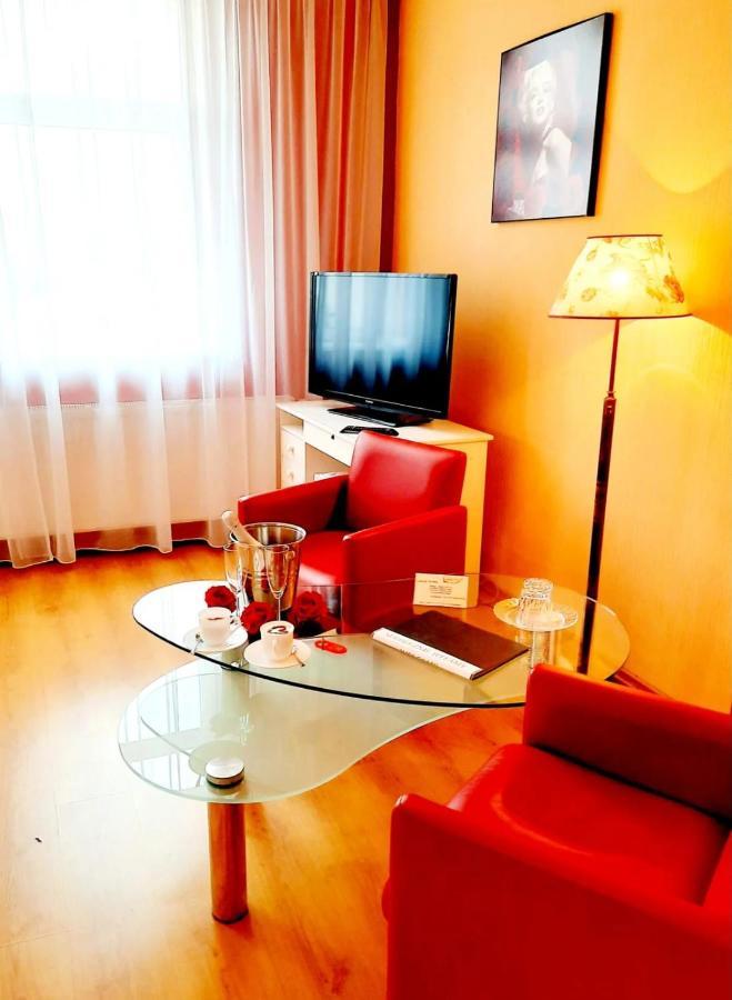Hotel Bursztyn Kalisz Extérieur photo
