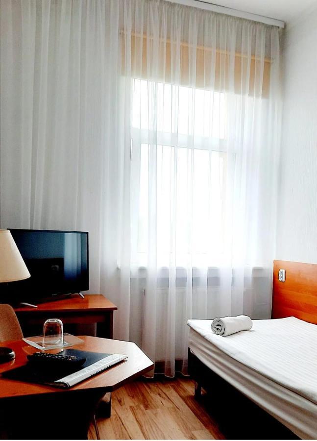 Hotel Bursztyn Kalisz Extérieur photo