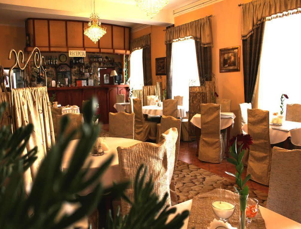 Hotel Bursztyn Kalisz Extérieur photo