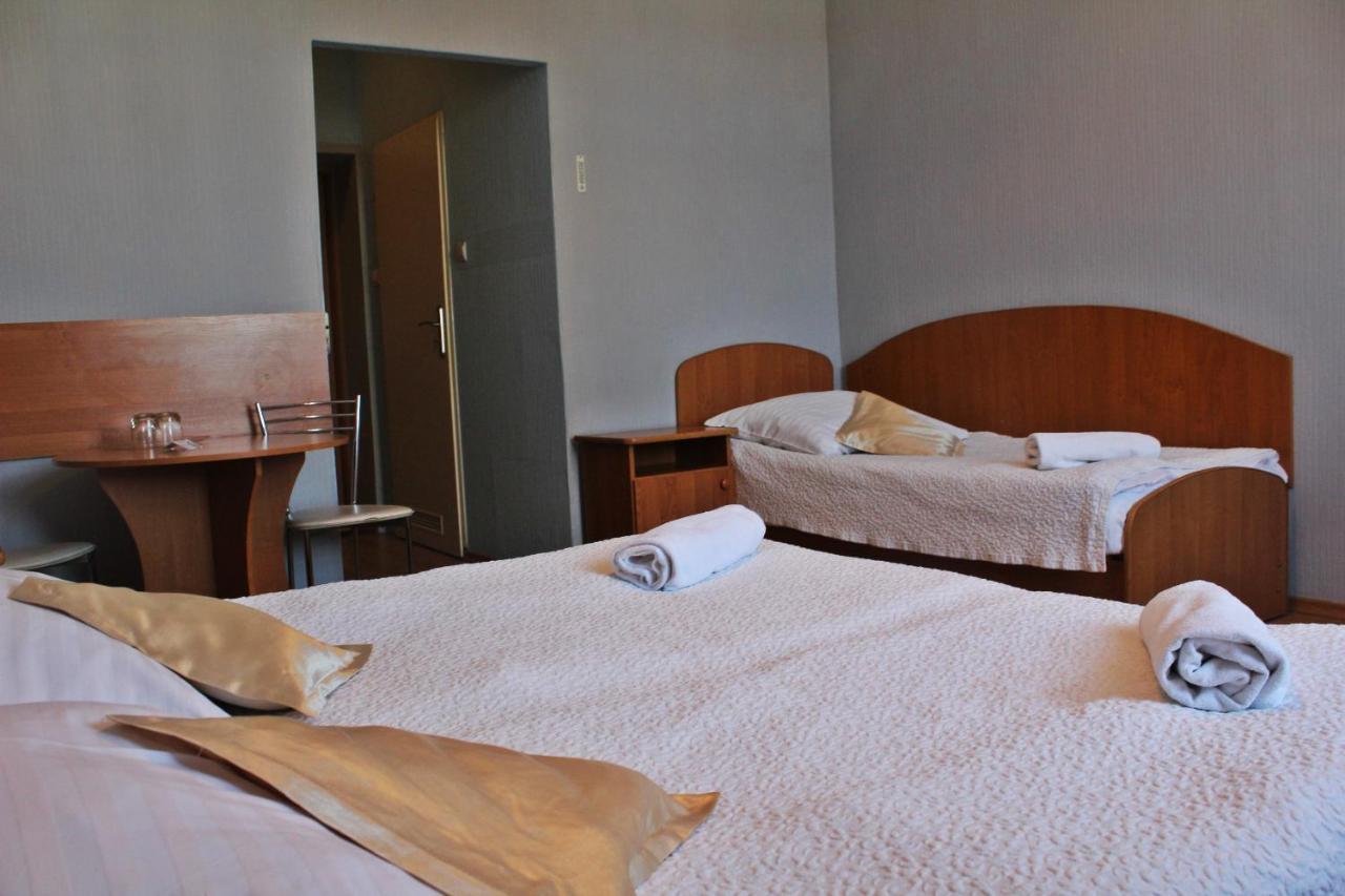 Hotel Bursztyn Kalisz Extérieur photo
